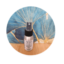 Essence de fleurs N°103, de même famille olfactive : “J’adore”